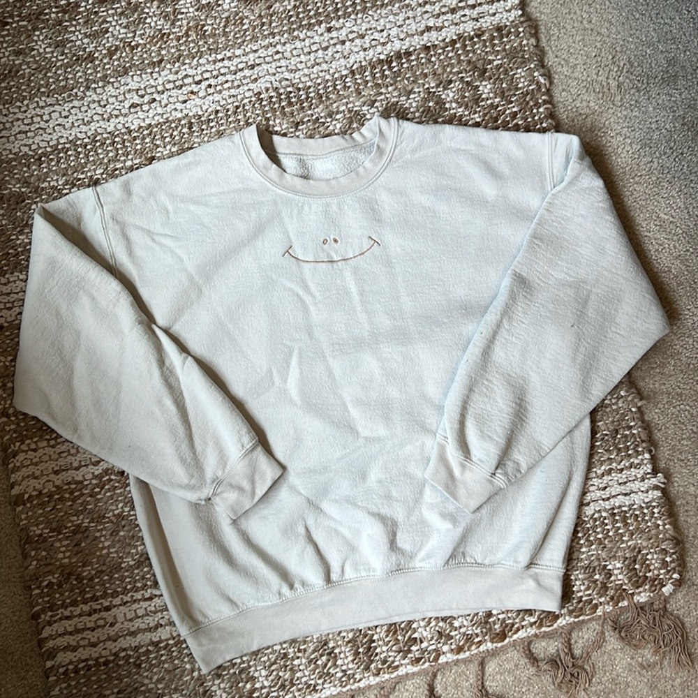 TAUPE SMILEY FACE SWEATSHIRT MEDIUM